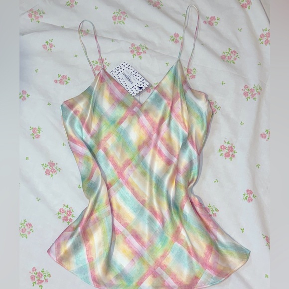 Tops - CAMI NYC TOP Raven Printed Silk Top NWT Size L